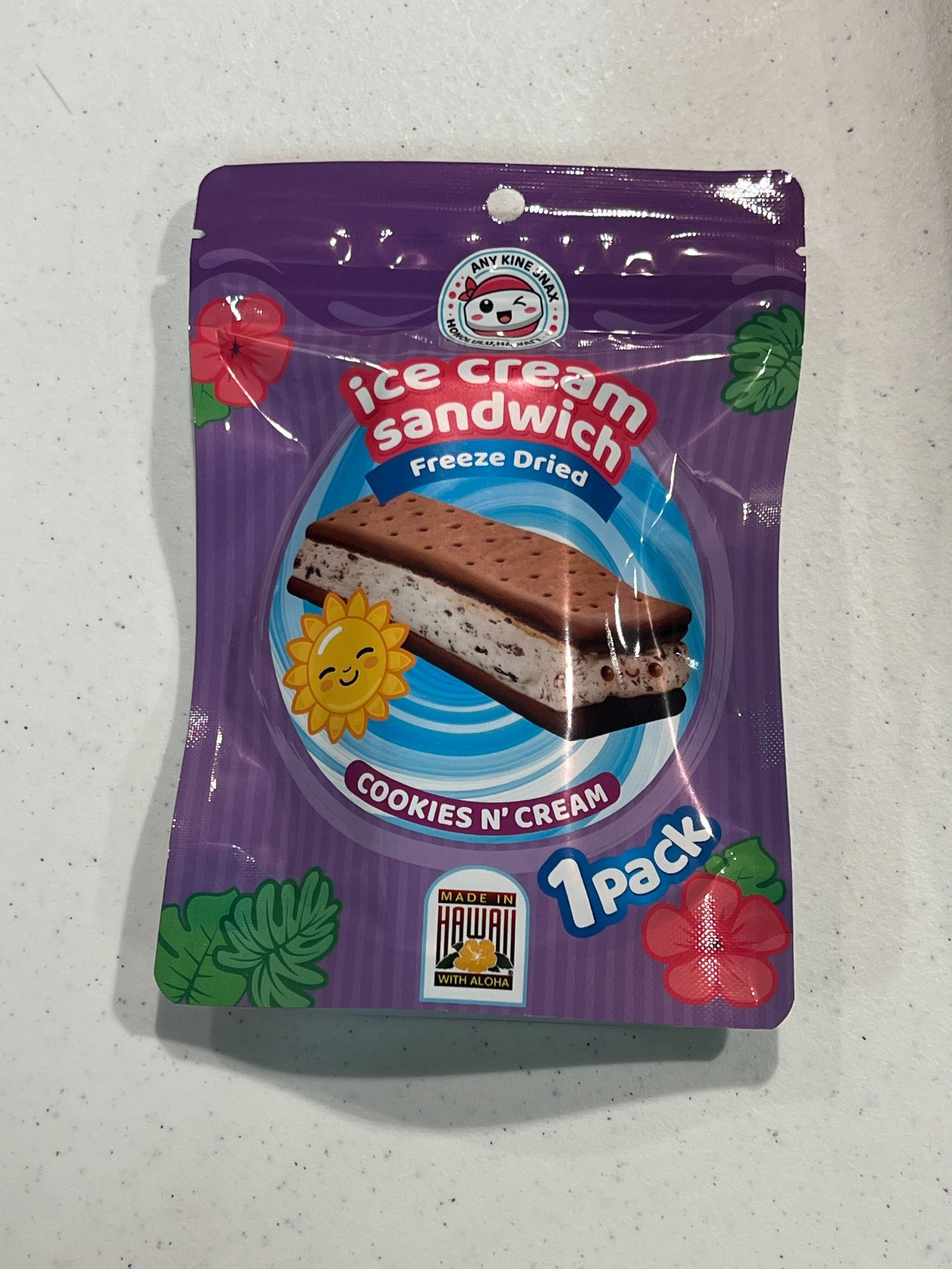 Freeze Dried Ice Cream Sandwich - Cookies N' Cream