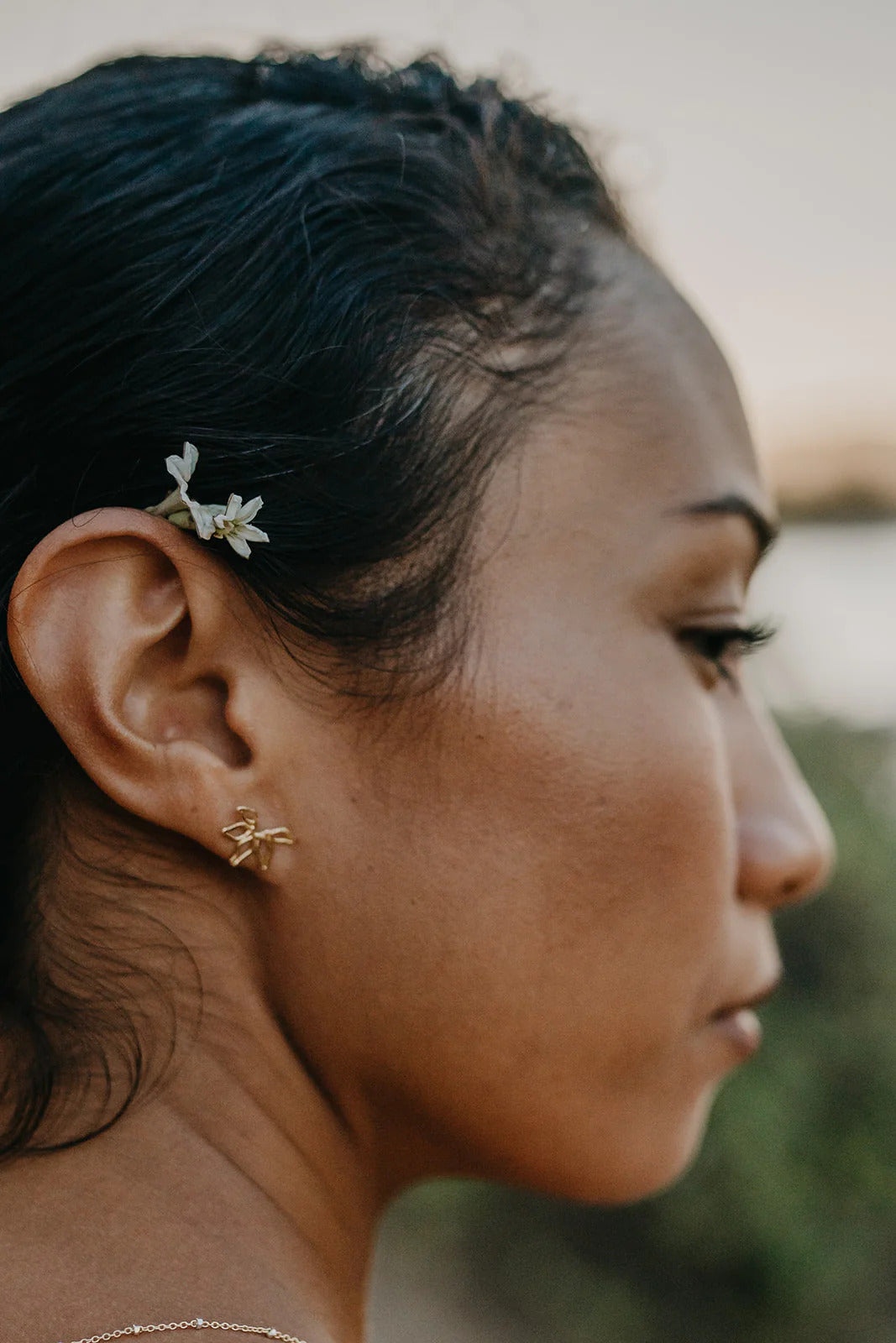 Pop-Up Mākeke - Laha'ole Designs - Naupaka Sterling Silver Stud Earrings - In Use