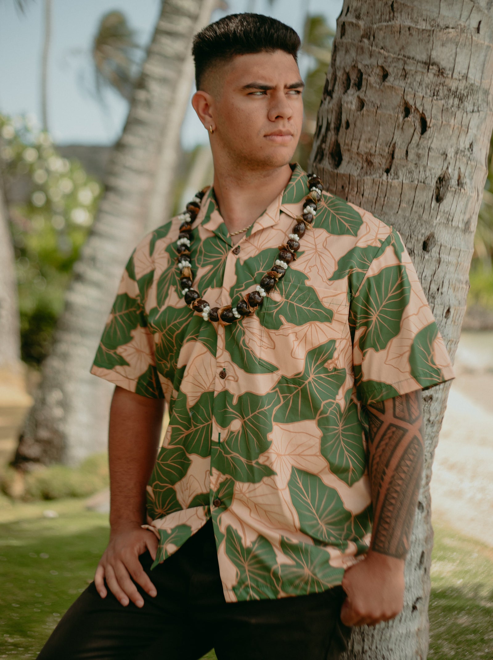 Pop-Up Mākeke - Lexbreezy Hawai'i - Men's Aloha Shirt - Kalo in Green - Front View