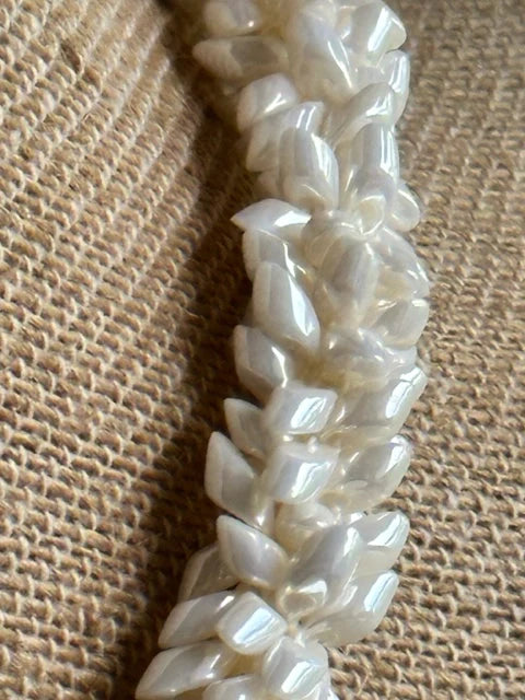 Pop-Up Mākeke - Akalei Designs - White Glossy Pearl Dragon Scales Necklace - Close Up
