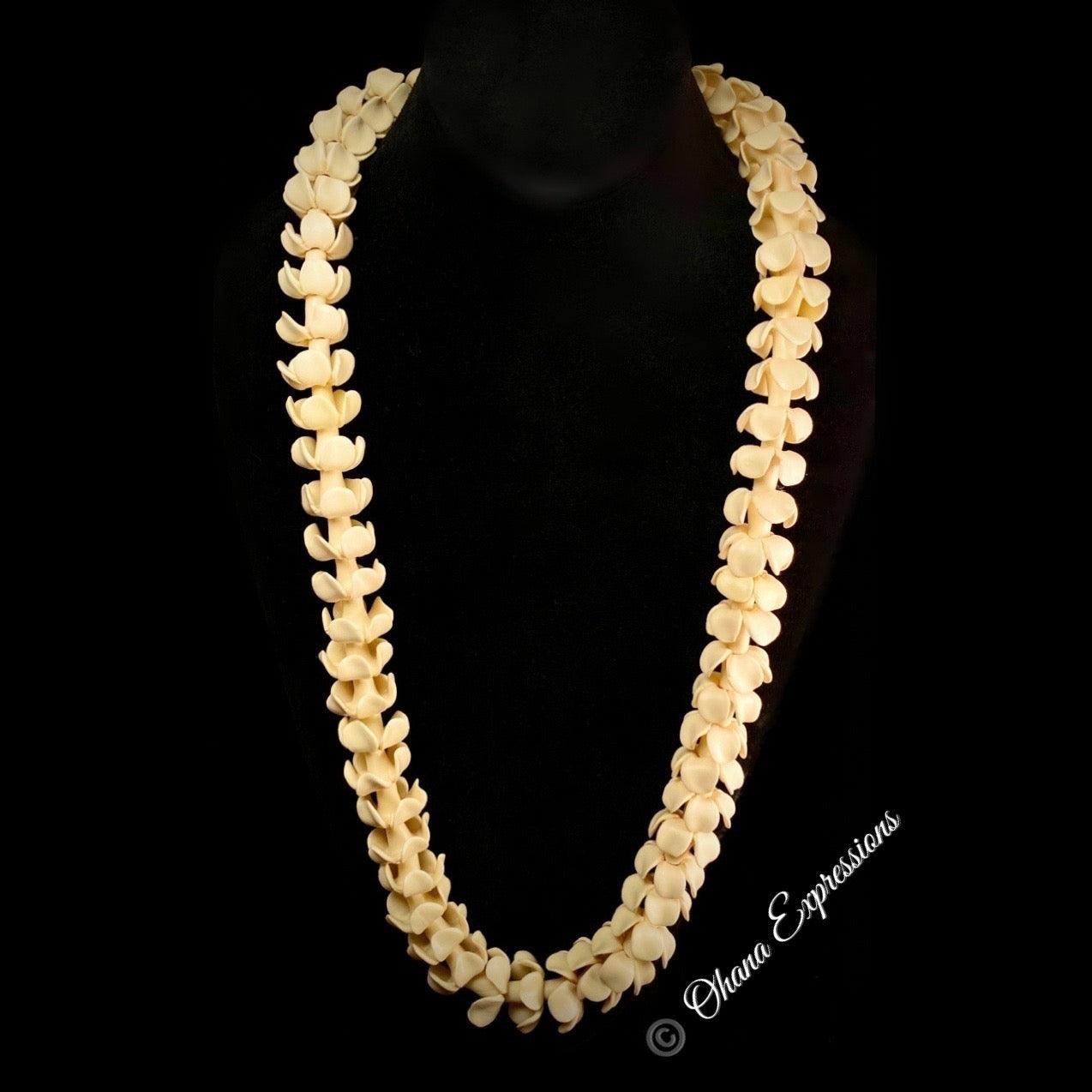 Pop-Up Mākeke - Ohana Expressions - 2nd Day Puakenikeni Lei - 20in - Front View