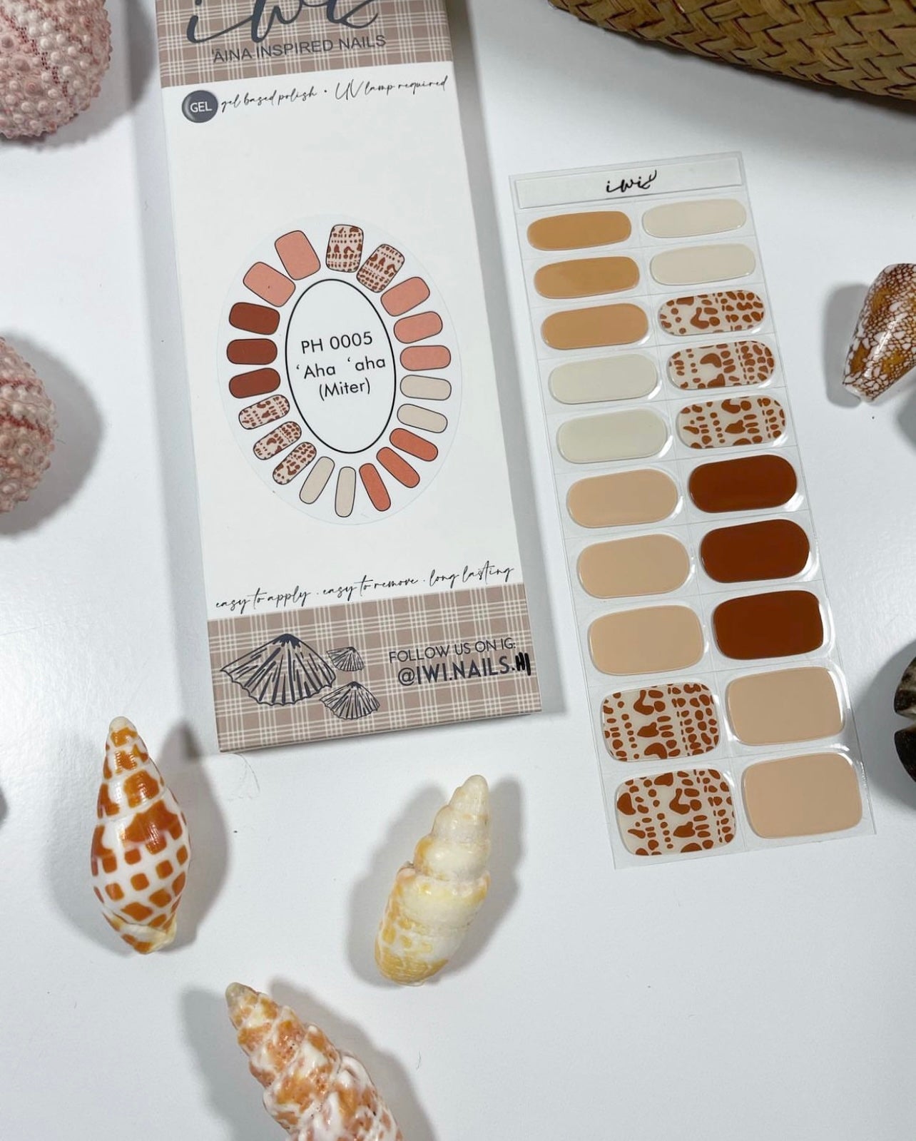 Pop-Up Mākeke - Iwi Nails - Gel Nail Strips - ʻAhaʻaha (Miter) - Laying Down