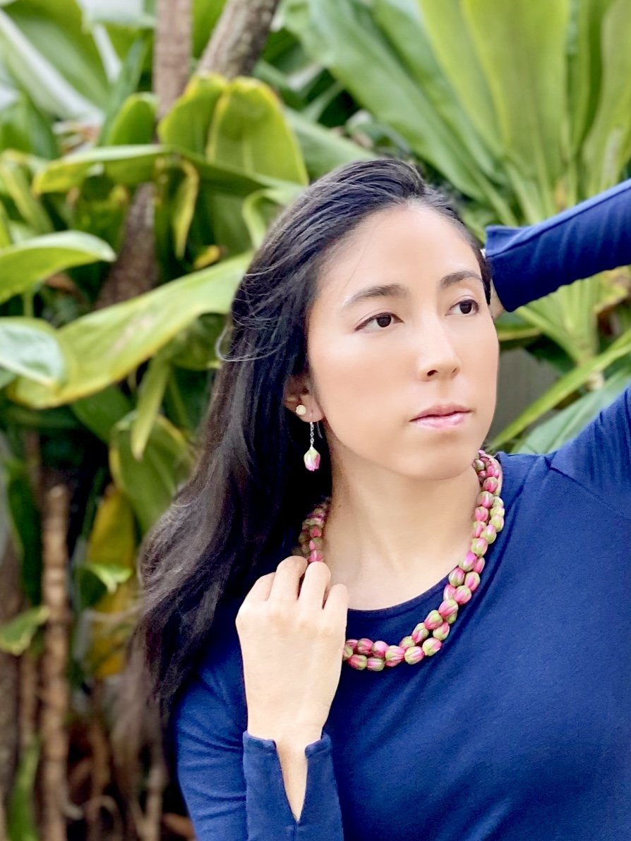 Pop-Up Mākeke - Ohana Expressions - Single Lokelani Rosebud Sterling Silver Drop Dangle Earrings - In Use