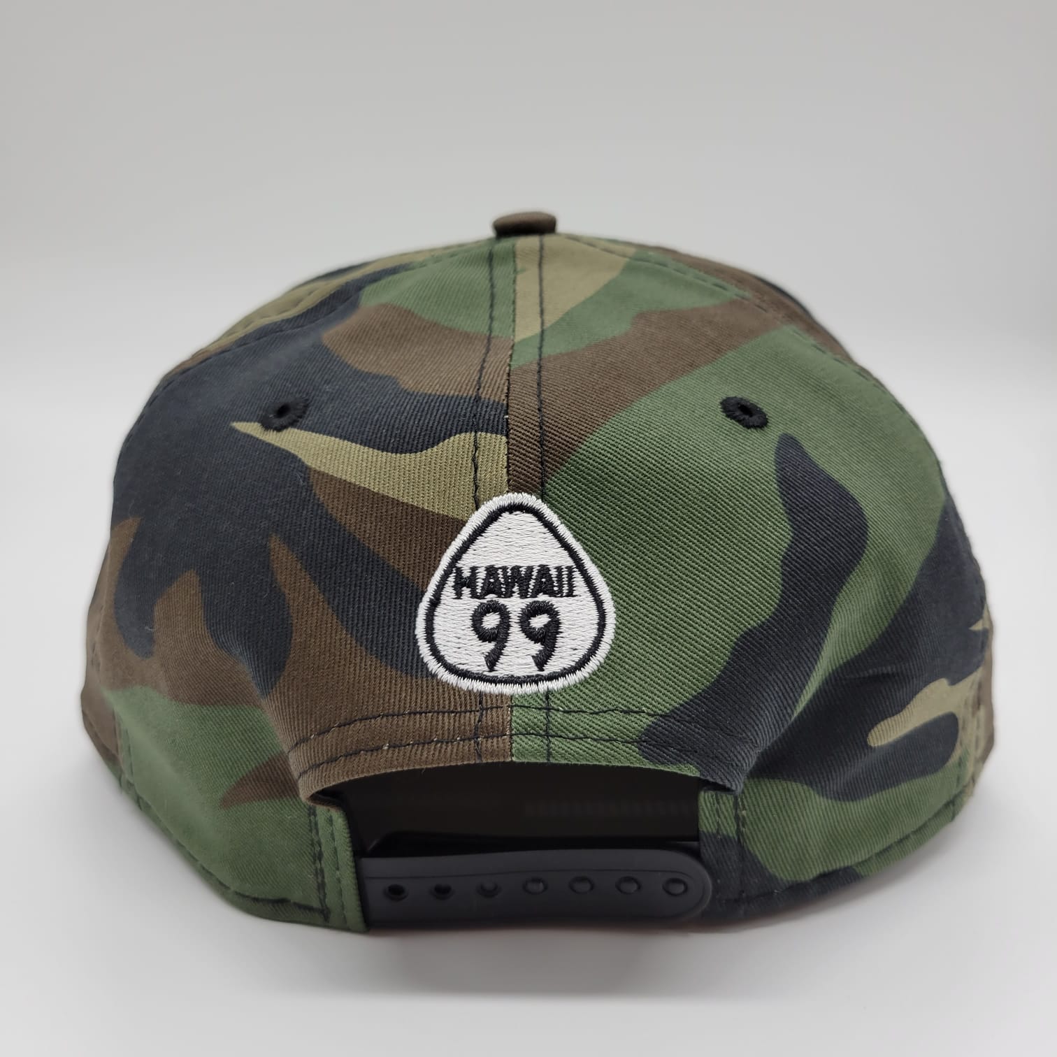Pop-Up Mākeke - Route 99 - 3D Hawaii Islands Snapback Hat in Camo - Back View