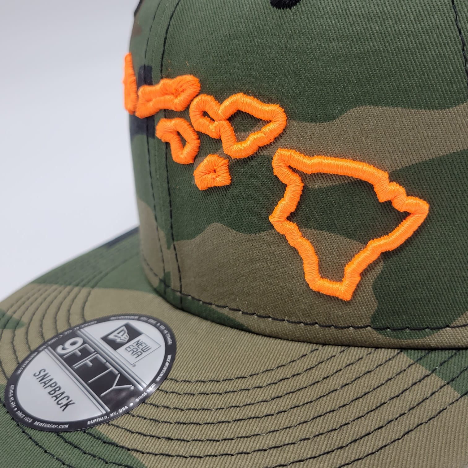 Pop-Up Mākeke - Route 99 - 3D Hawaii Islands Snapback Hat in Camo - Close Up