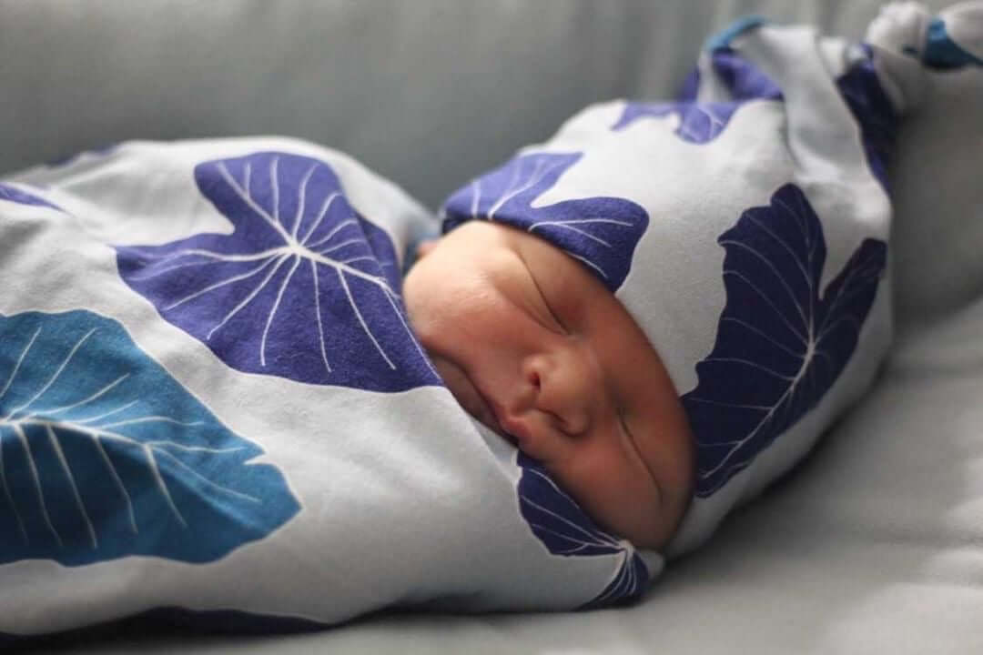 Pop-Up Mākeke - The Keiki Department - Aloha Baby Gift Set - Blue Kalo - In Use