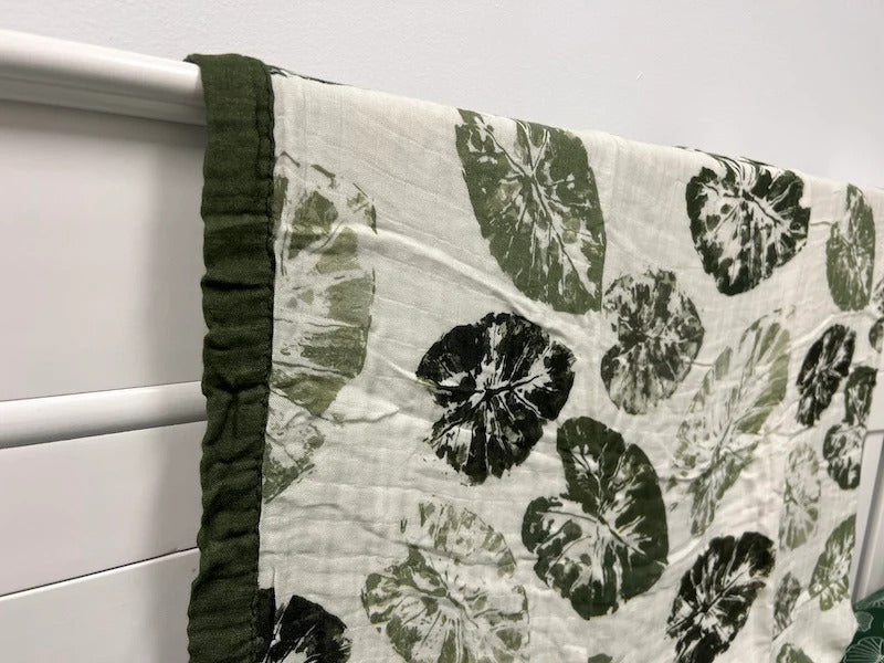 Pop-Up Mākeke - The Keiki Department - Kalo Stamp Keiki Size Bamboo Muslin Kapa Moe Quilt - Close Up