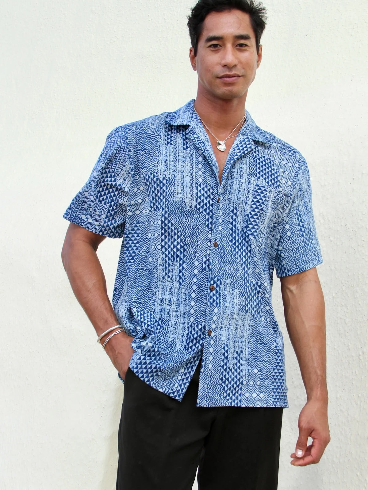 Men's Aloha Short Sleeve Shirt - Huakai in Indigo &amp; White
