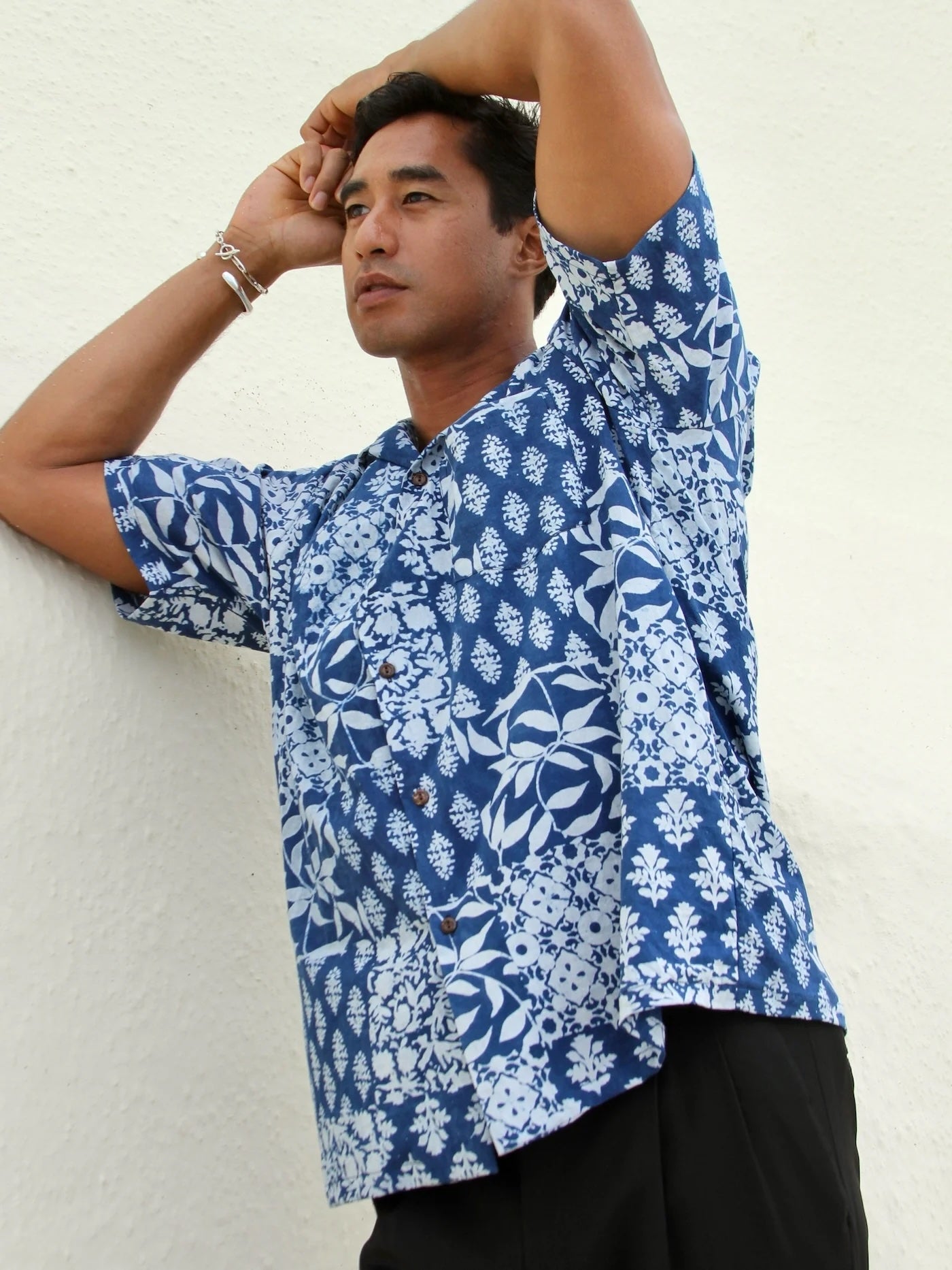 Men's Aloha Short Sleeve Shirt - Moana in Indigo & White