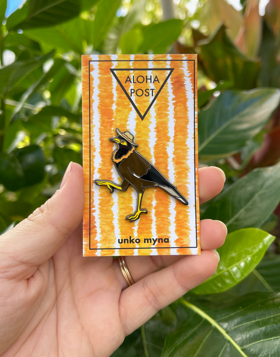 Unko Myna Bird Pin