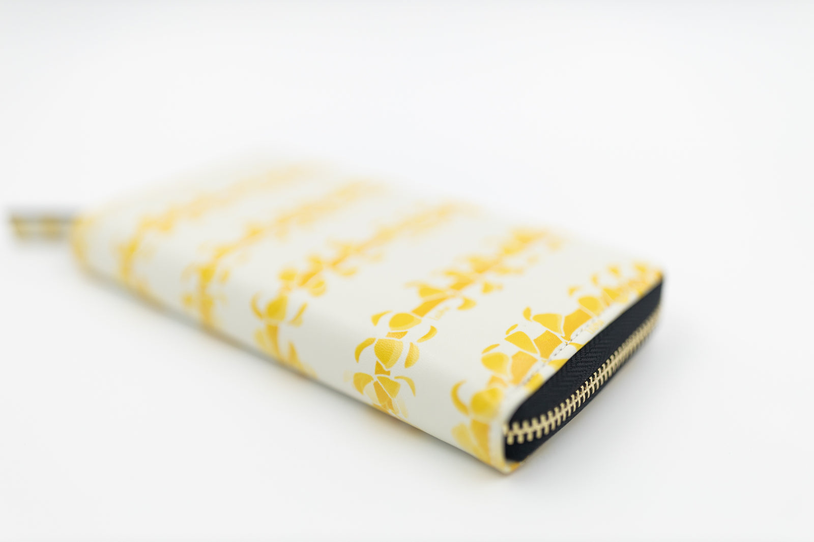 Puakenikeni Lei Wallet