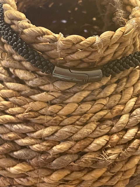 Pop-Up Mākeke - Akalei Designs - Black Orchid Hawaiian Haku Rose Petal Necklace Lei - Clasp