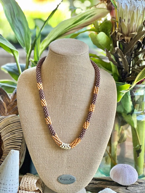Pop-Up Mākeke - Akalei Designs - Gold & Champagne Picasso Island Style Necklace - Front View