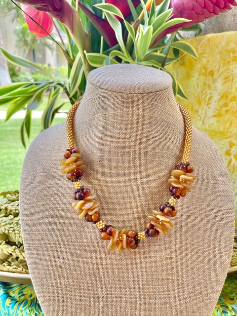Pop-Up Mākeke - Akalei Designs - Golden Orange Rose Petal Beaded Hawaiian Haku Mini Lei - 5 Clusters - Front View