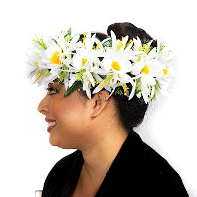 Pop-Up Mākeke - Aloha Hula Supply - White Spiderlily &amp; Plumeria Lei Poʻo - Side View