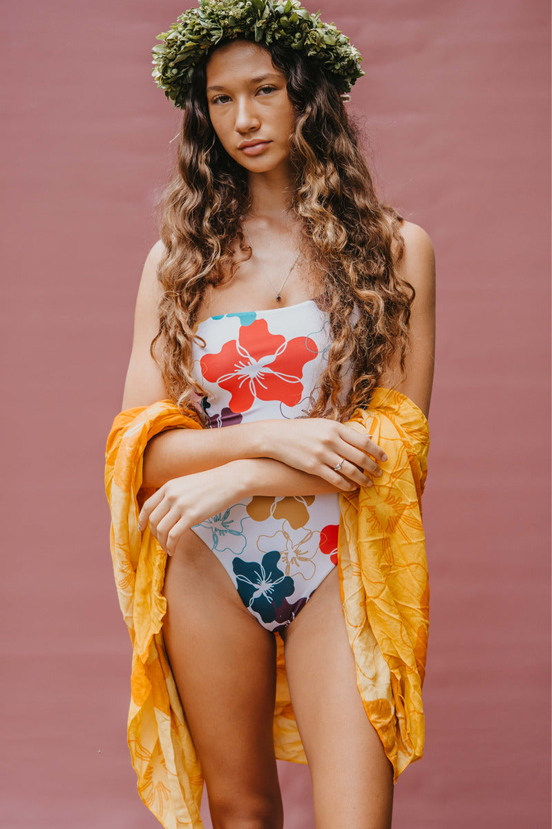 Pop-Up Mākeke - Aloha Modern - ‘ilima Pareo - In Use