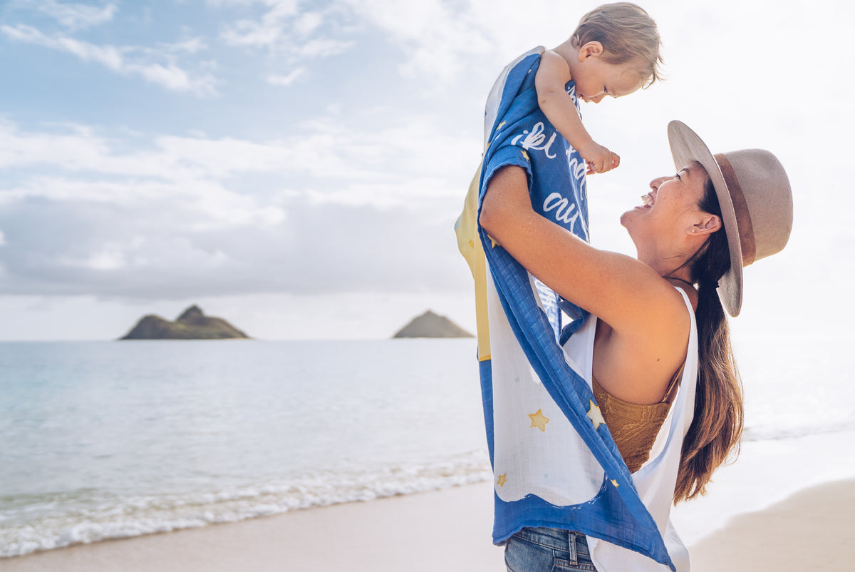 Pop-Up Mākeke - Haku Collective - Twinkle, Twinkle Little Hōkū Baby Swaddle - In Use