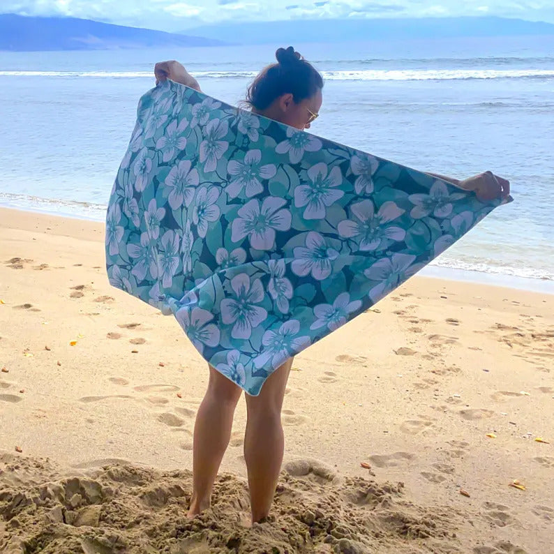 Reversible Beach Towel - Nohoanu Flower