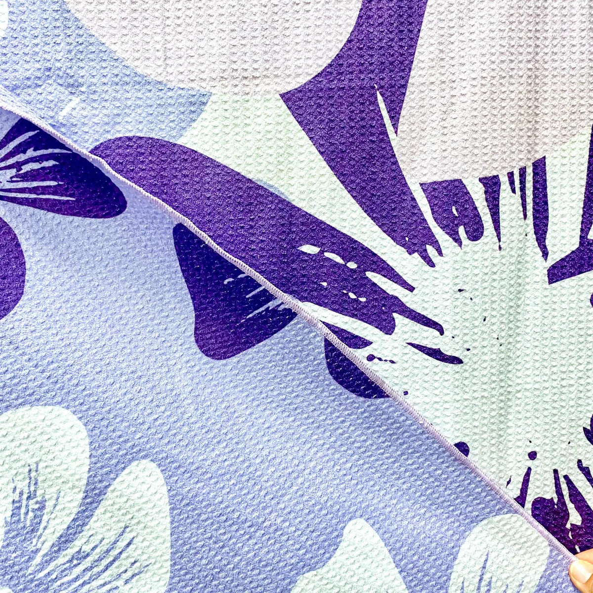 Pop-Up Mākeke - Hinu Rise - Reversible Beach Towel - Nohoanu Purple - Close Up
