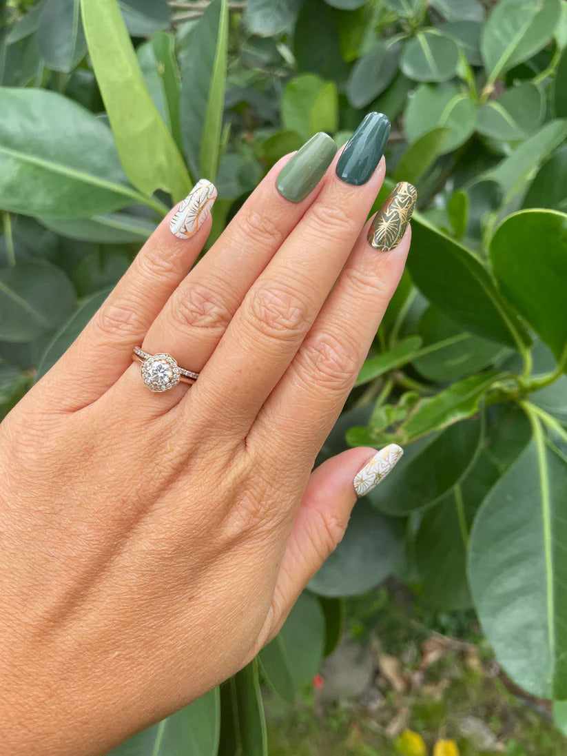 Pop-Up Mākeke - Iwi Nails - Gel Nail Strips - Loʻi Kalo - In Use