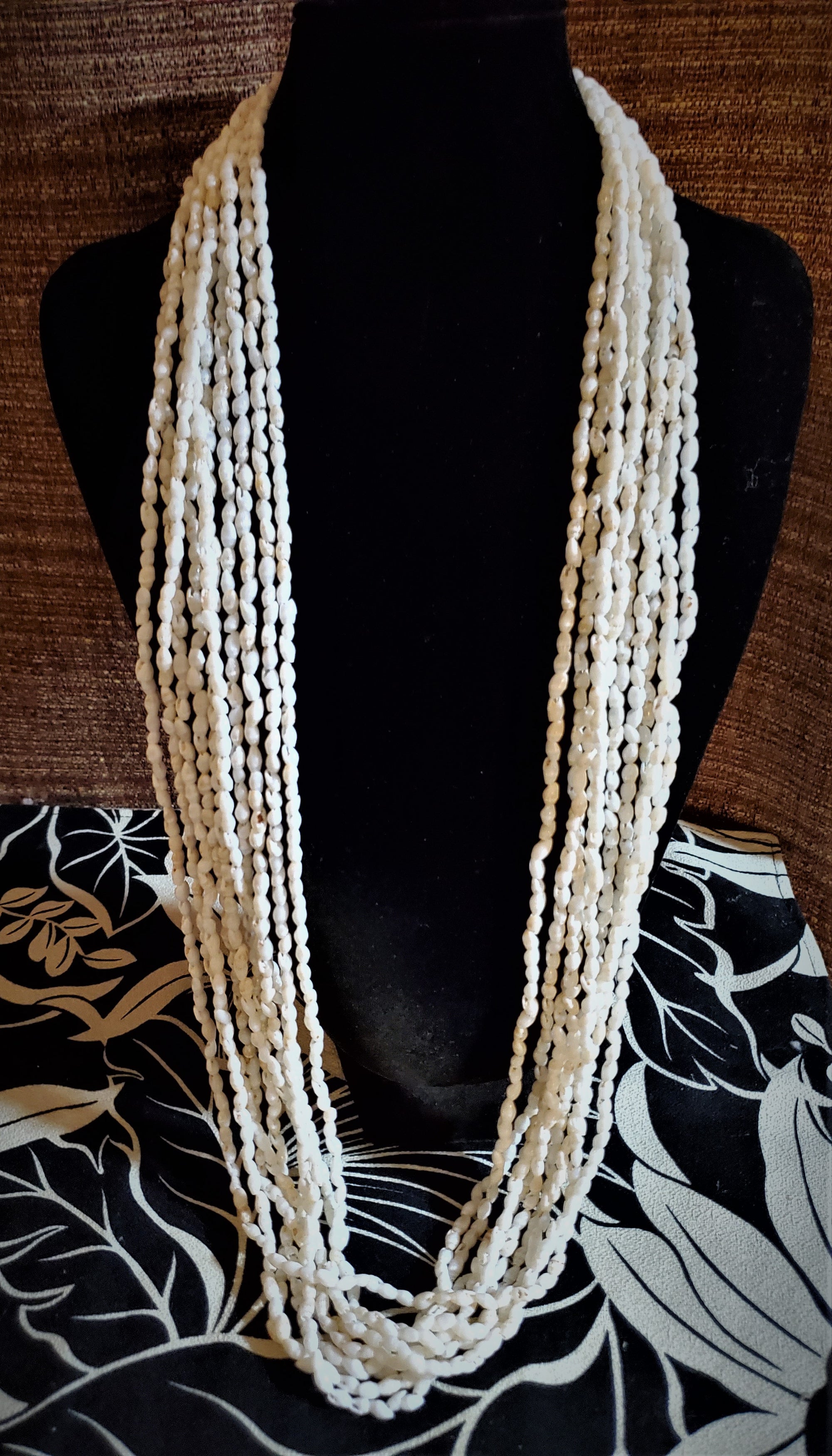 Pop-Up Mākeke - JJ Ohana - Ni‘ihau Shell 36 10 Strand Laiki (Rice) Shell Lei #1000