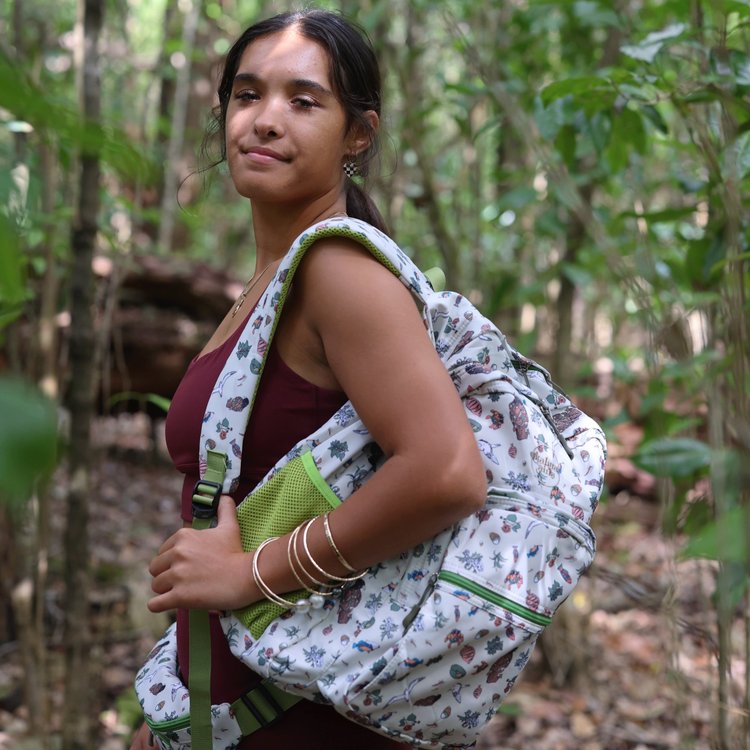 Pop-Up Mākeke - Kahua ʻĀina - ‘Eke Ho’onui (Expanding Backpack) - Beige - In Use