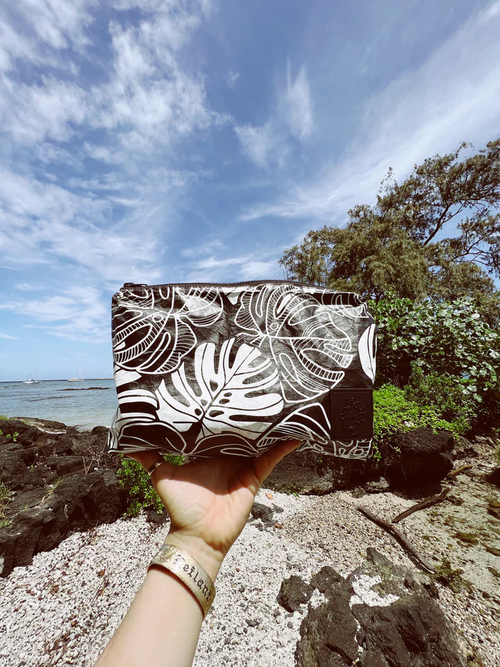 Kahakai Medium Pouch - Monstera Dream