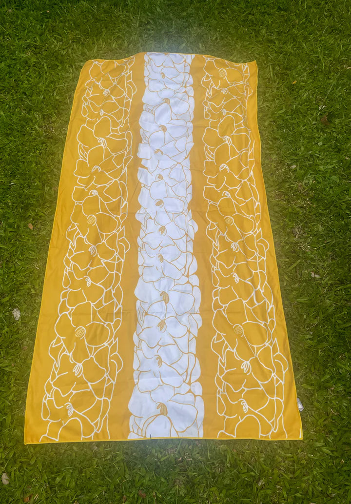 Pop-Up Mākeke - Leiohu Designs - Microfiber Beach Towel - Double Puakenikeni Lei