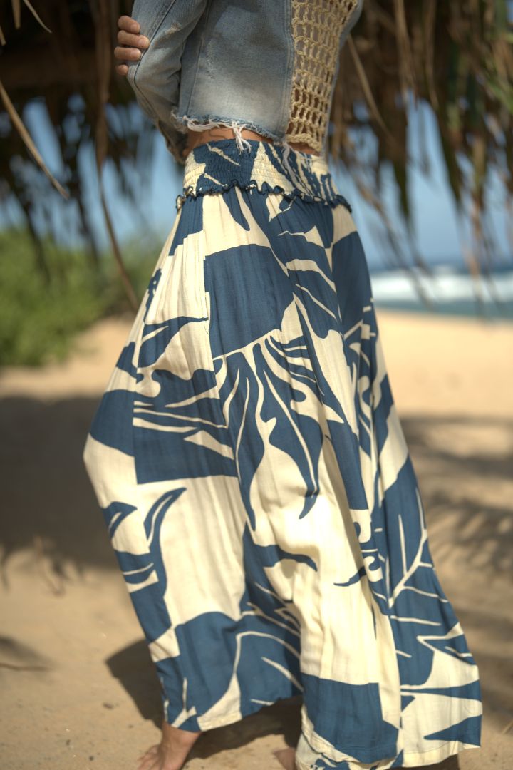 Pop-Up Mākeke - Lotus & Lime - Wide Leg Palazzo Pants - Bird of Paradise in Navy & Cream - Close Up