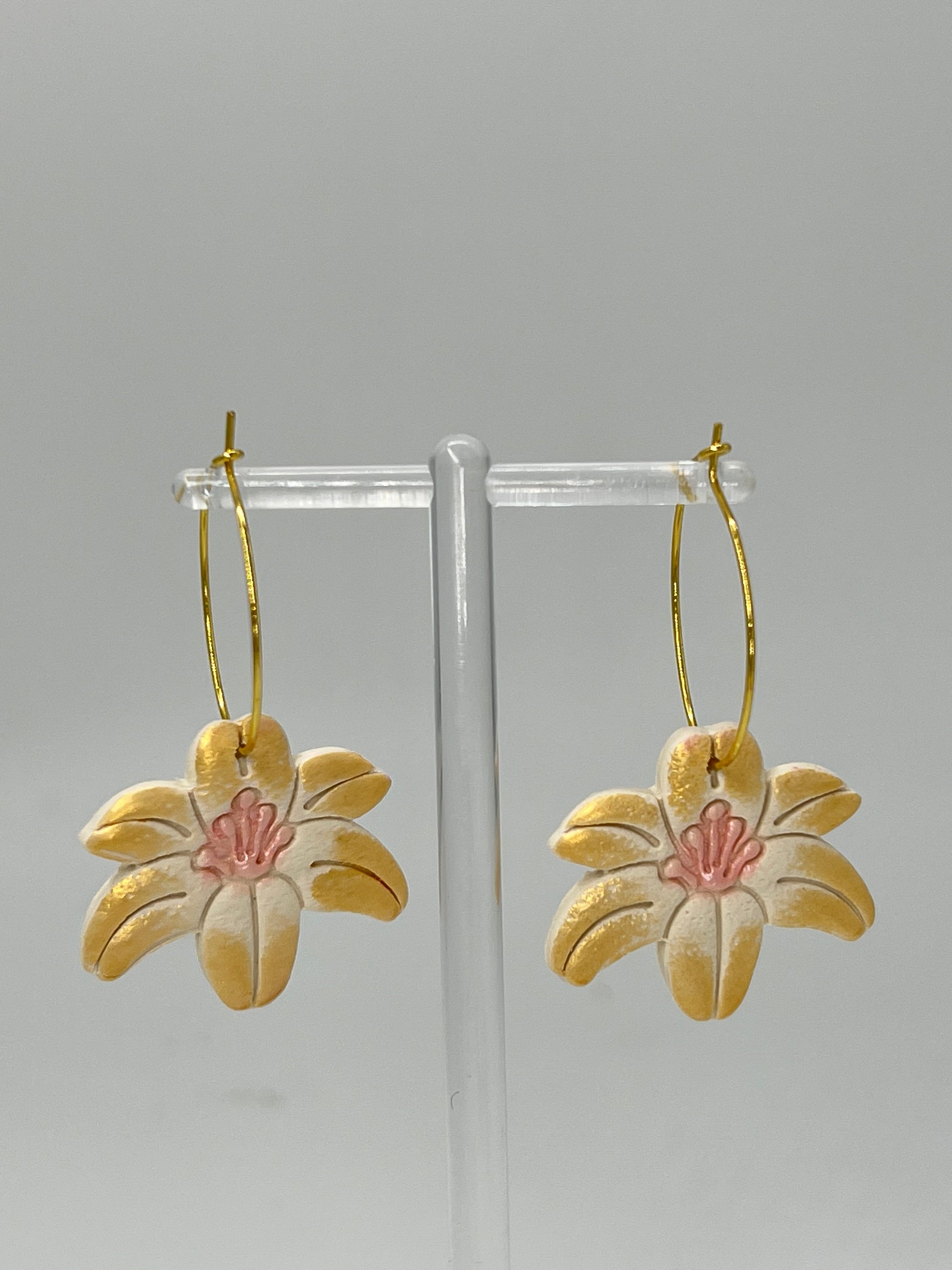 Resin Lily Earrings - Gold & Pink