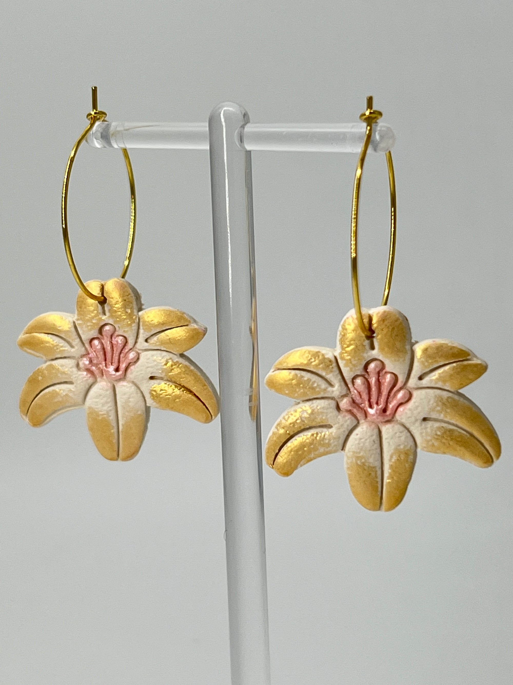 Resin Lily Earrings - Gold & Pink