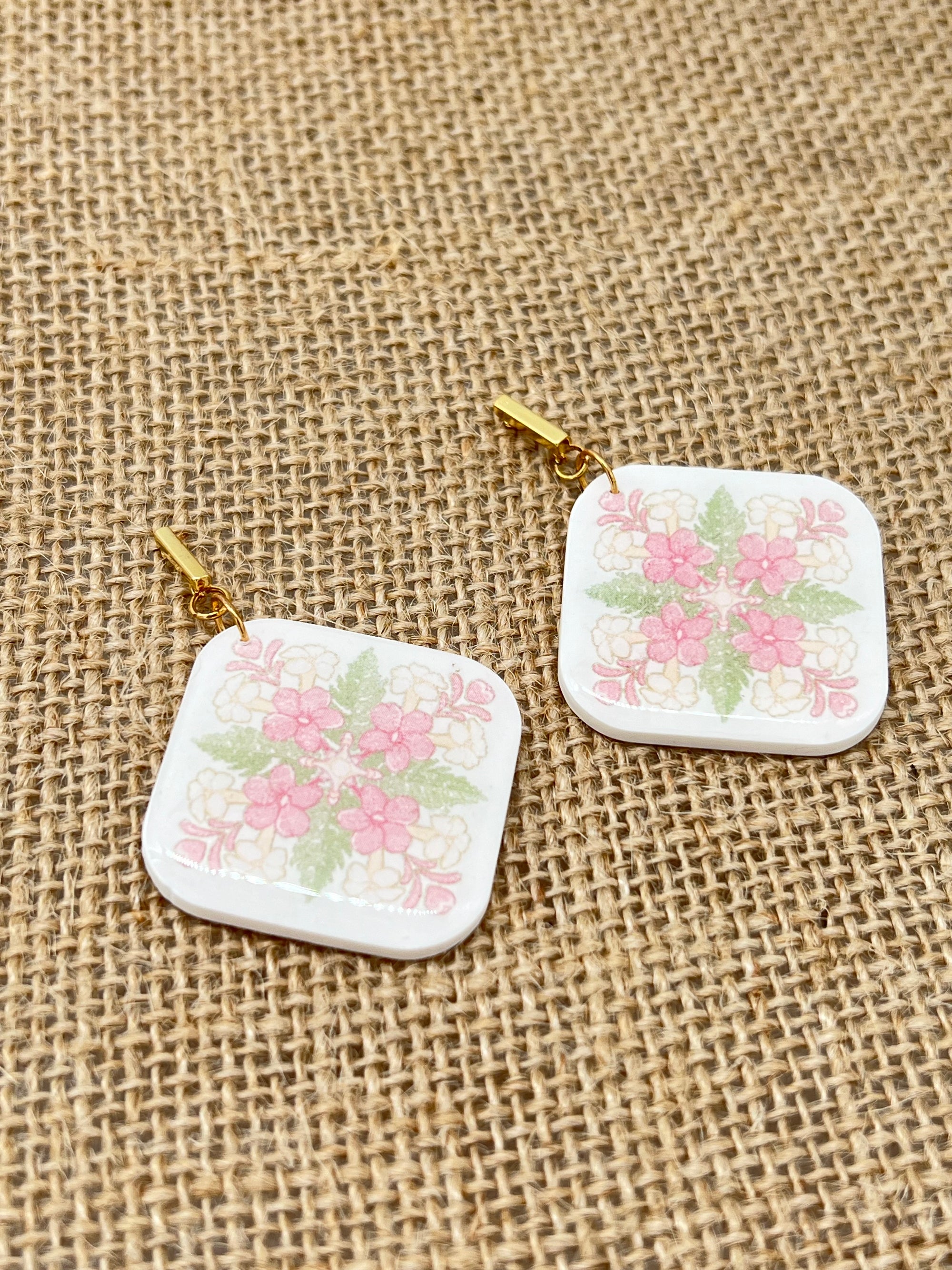 Resin Puakenikeni Earrings - Pink