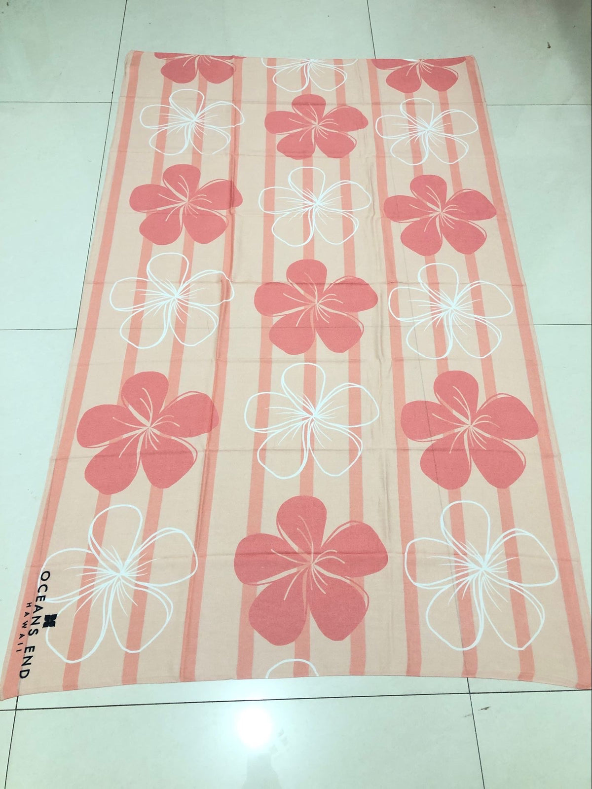 Pop-Up Mākeke - Oceans End Hawaii - Pua Pareo Wrap - Front View