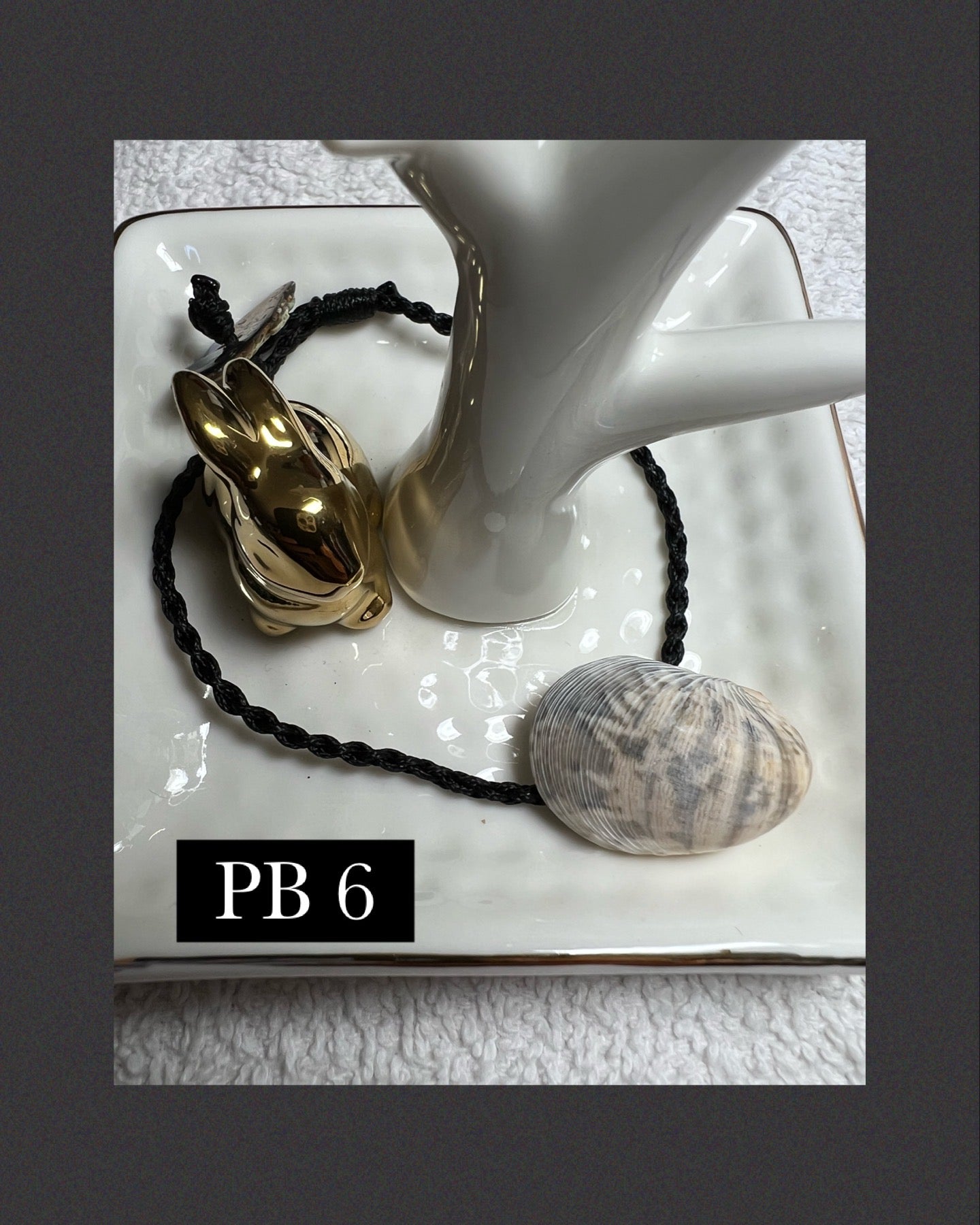 Pop-Up Mākeke - Pawehi Creations - Kupeʻe Shell Bracelet - Style #6