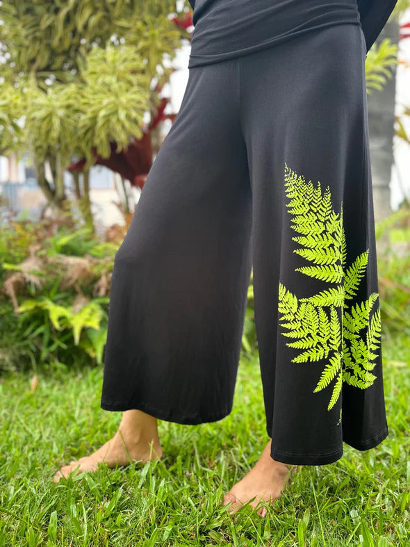 Pop-Up Mākeke - Puahina - Kaila Capri Pants - Chartreuse Palapalai - Front View