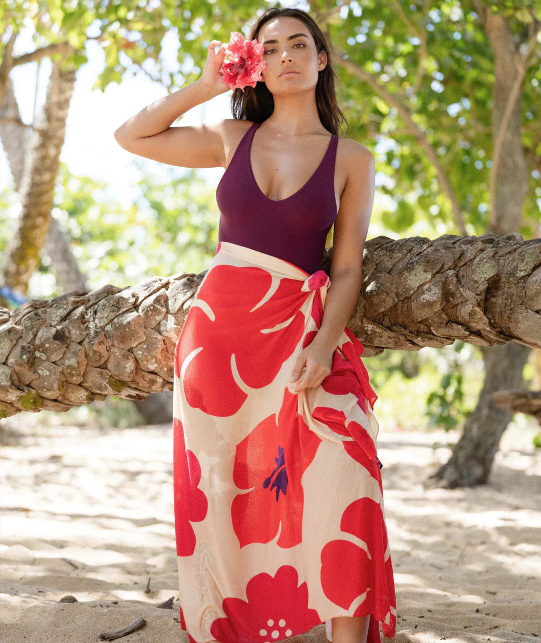 Pop-Up Mākeke - Tag Aloha - Aloalo Pareo - Sand with Hawaiian Airlines - Skirt Usage