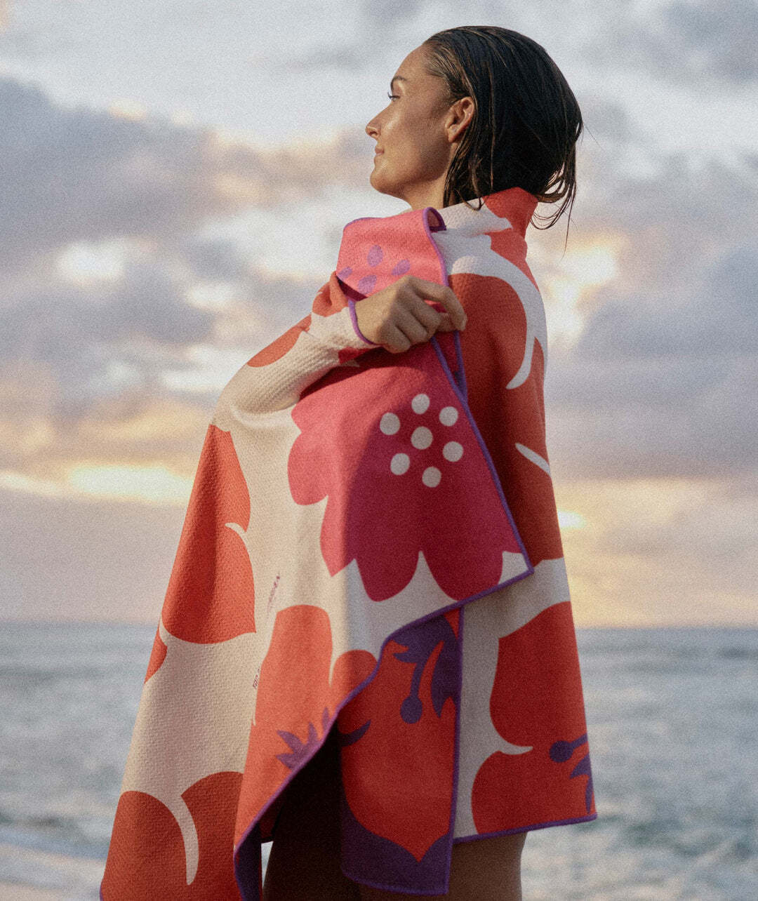 Pop-Up Mākeke - Tag Aloha - Beach Towel - Aloalo with Hawaiian Airlines - In Use