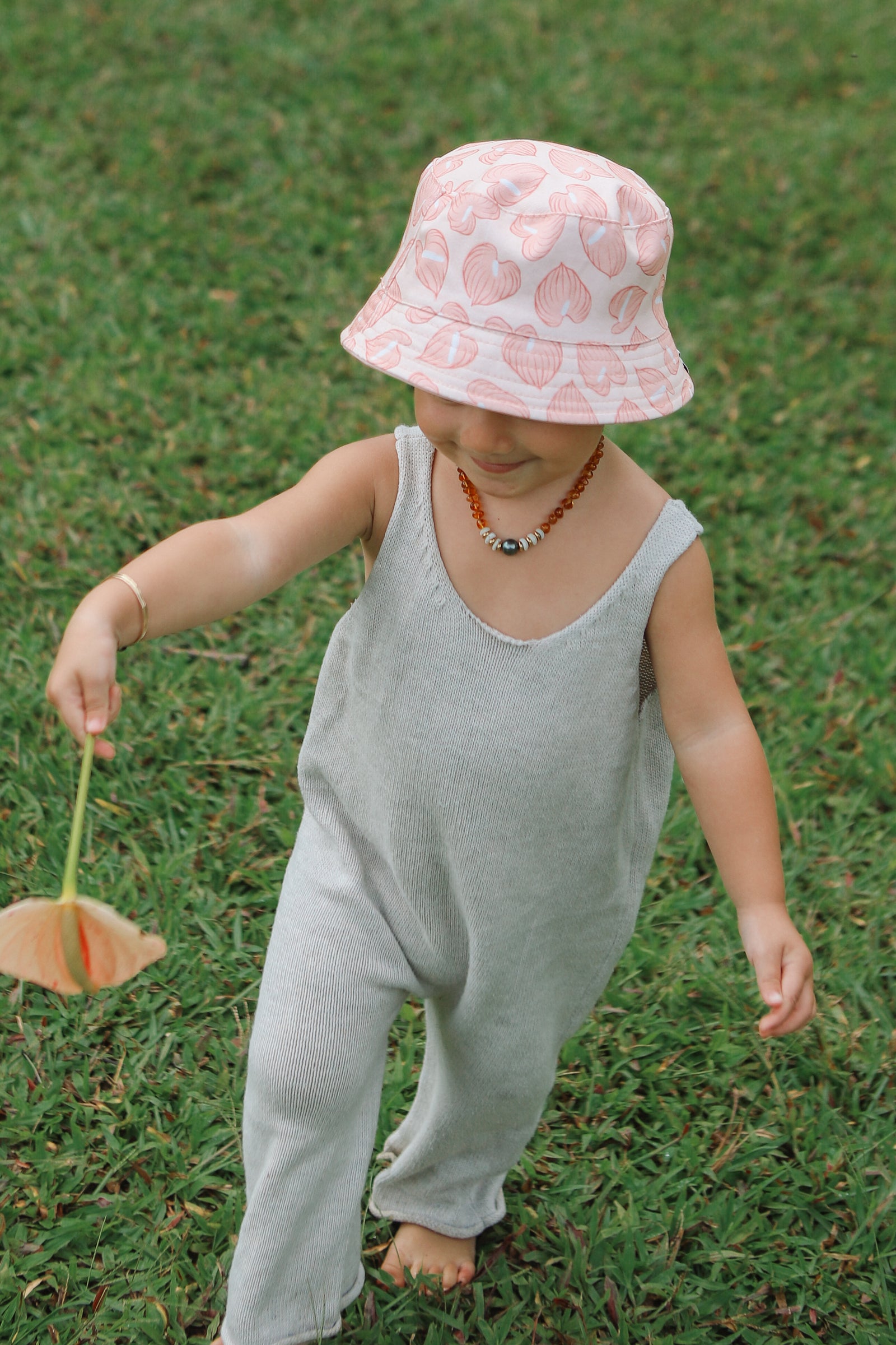 Pop-Up Mākeke - Tag Aloha - Keiki Reversible Bucket Hat - Anthurium - Pattern Side