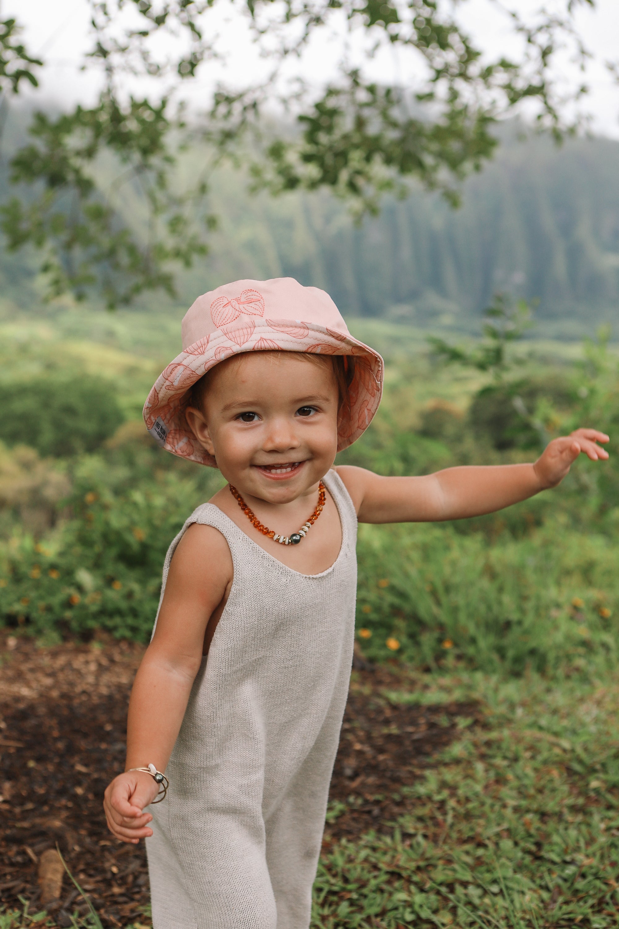 Pop-Up Mākeke - Tag Aloha - Keiki Reversible Bucket Hat - Anthurium - Solid Side