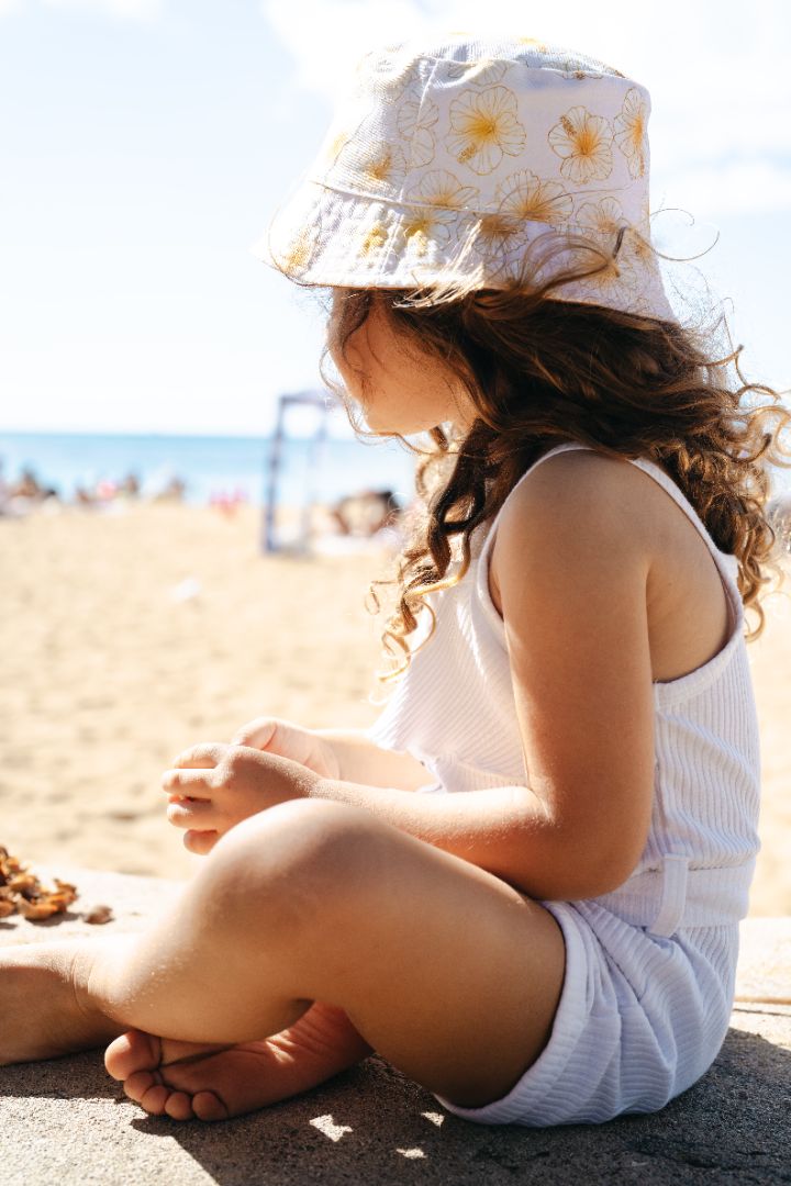 Pop-Up Mākeke - Tag Aloha - Keiki Reversible Bucket Hat - Catch a Tan - Pattern Side