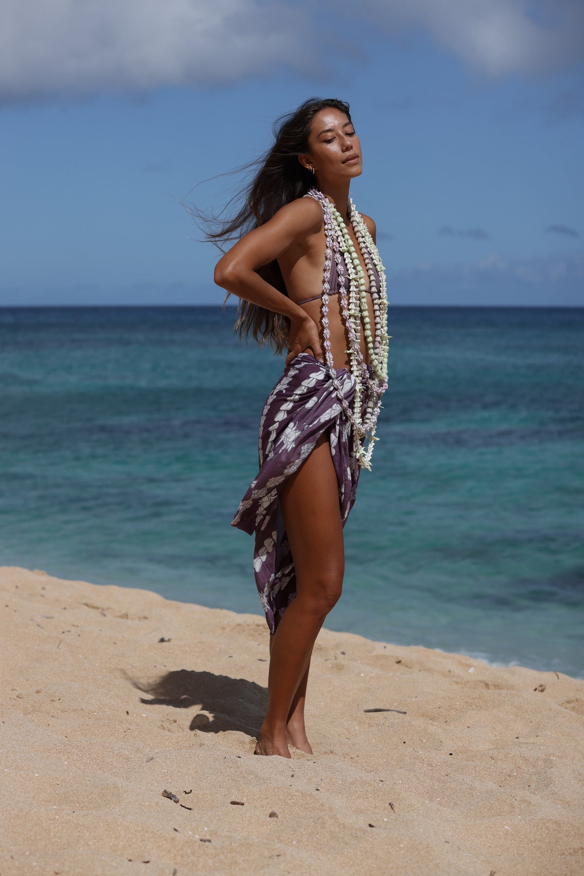 Pop-Up Mākeke - Tag Aloha - Pareo - Crown Flower - Side View