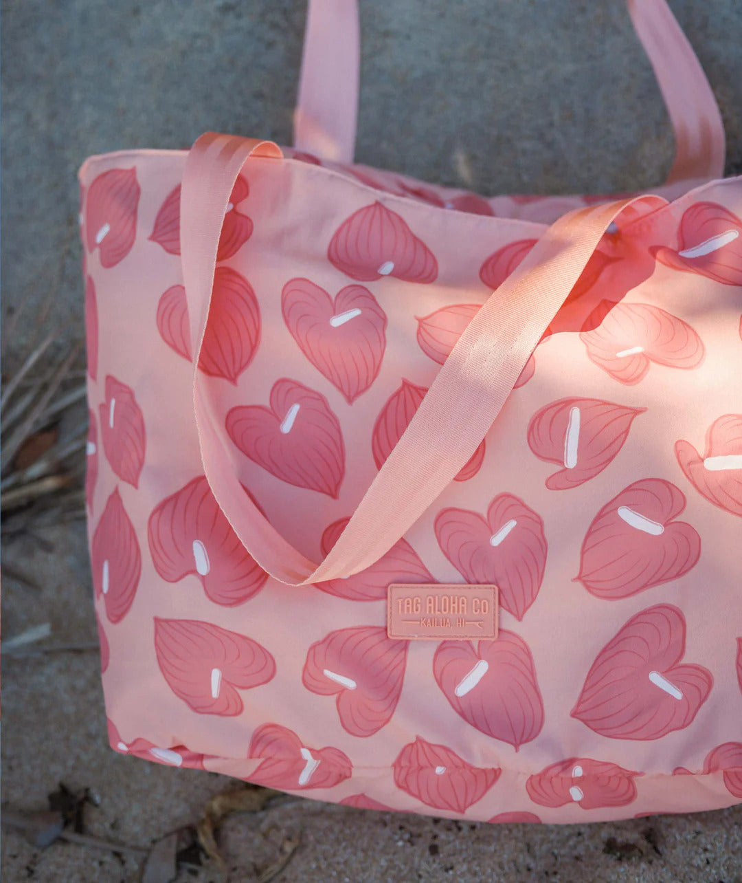 Pop-Up Mākeke - Tag Aloha - Weatherproof Everyday Bag in Anthurium - Front View