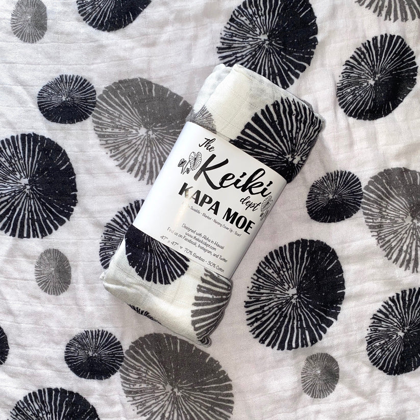 Pop-Up Mākeke - The Keiki Department - Bamboo Muslin Baby Swaddle Blanket - Black &amp; White Opihi - Front View