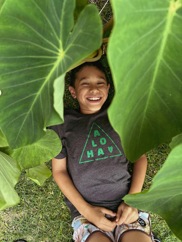 Pop-Up Mākeke - The Keiki Dept. - Aloha Tri Keiki T-Shirt - In Use