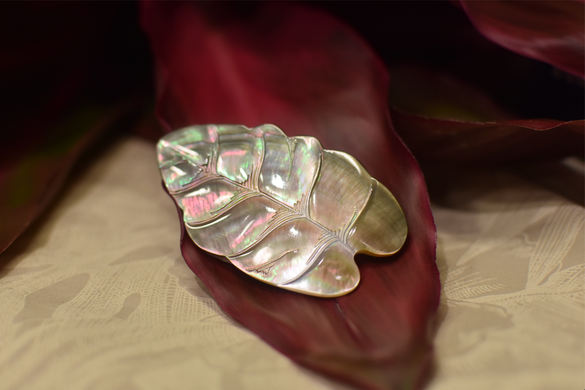 Mother of Pearl Barrette Leaf Small