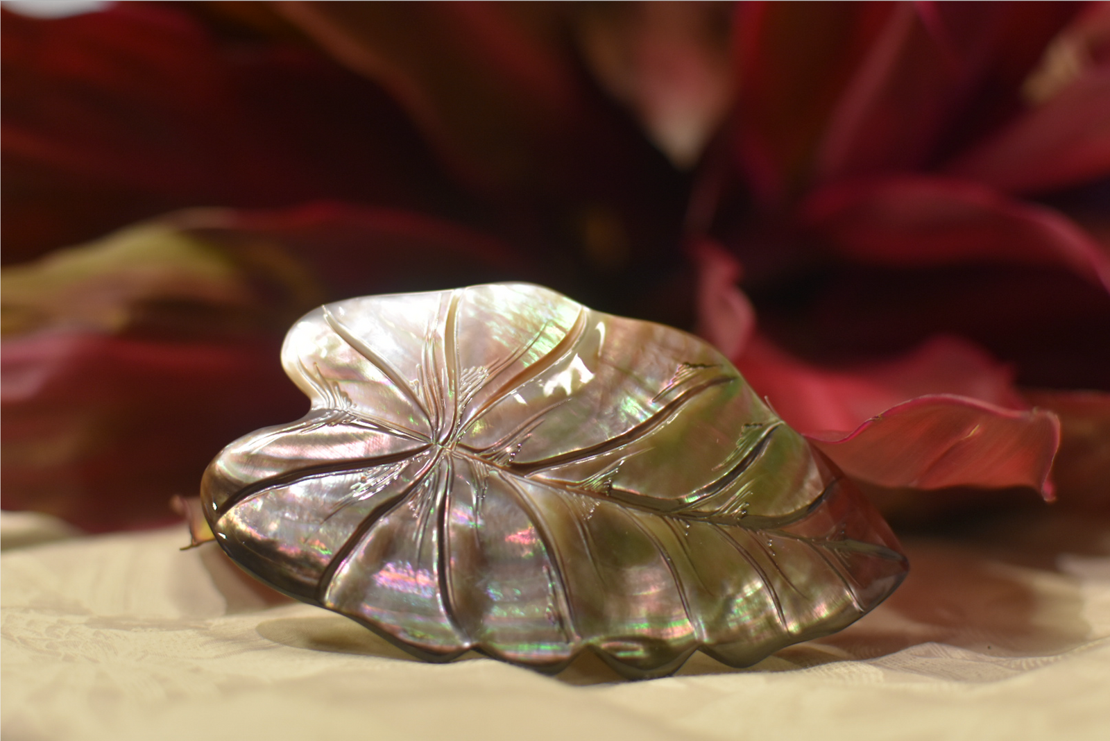 Mother of Pearl Barrette Leaf Large
