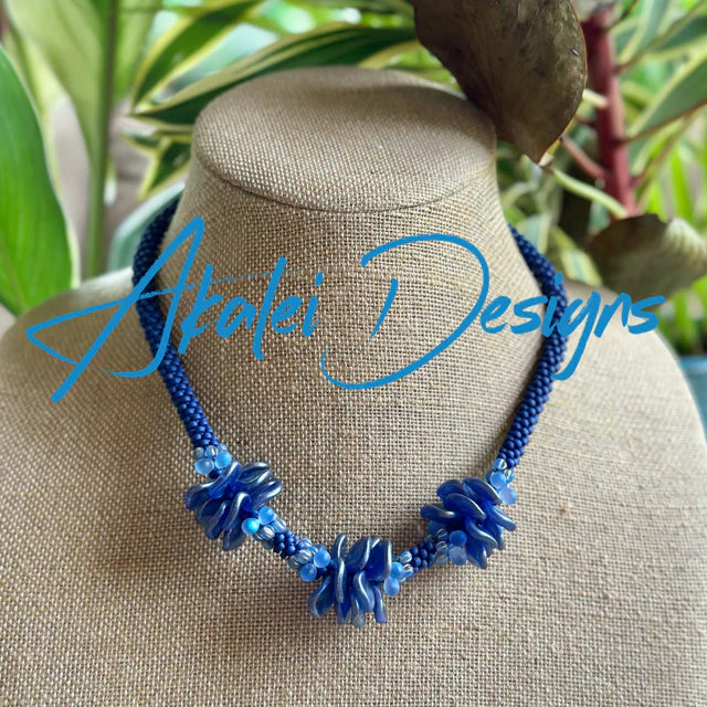 Blue with Gold Hawaiian Haku Mini (3 Cluster) Lei with Blue Teardrops