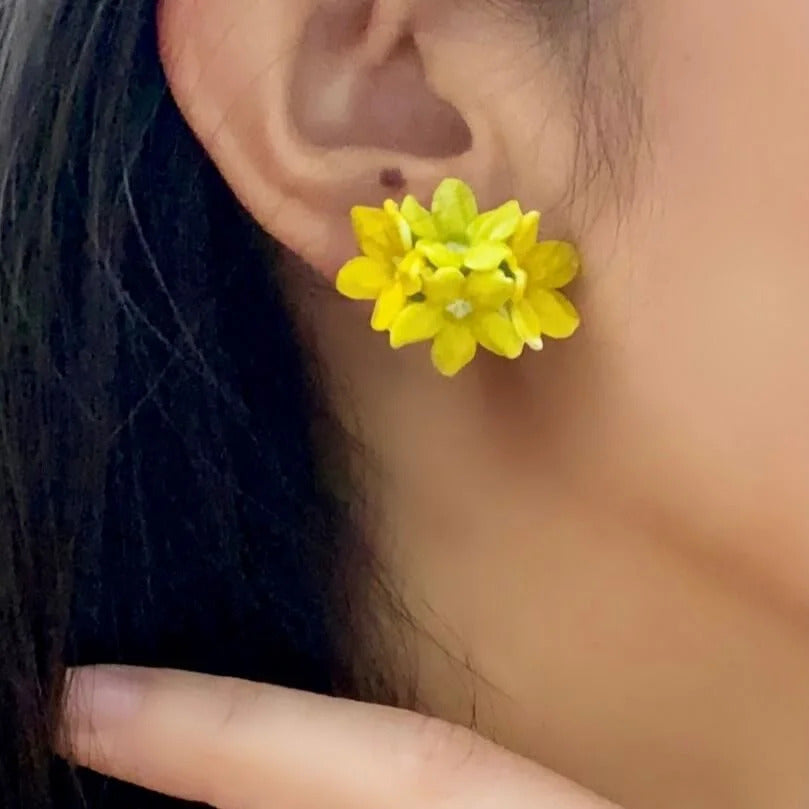 Pakalana Quad Stud Earrings - 2 Green & 2 Orange