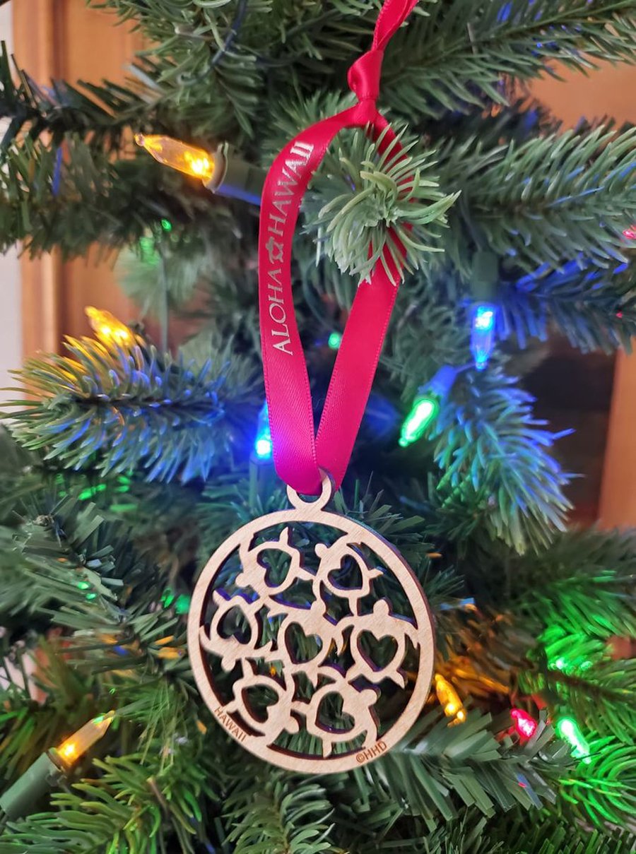 Pop-Up Mākeke - HonuHeart Designs - 7Honu Birch Wood Hawaiian Christmas Ornament - On Tree