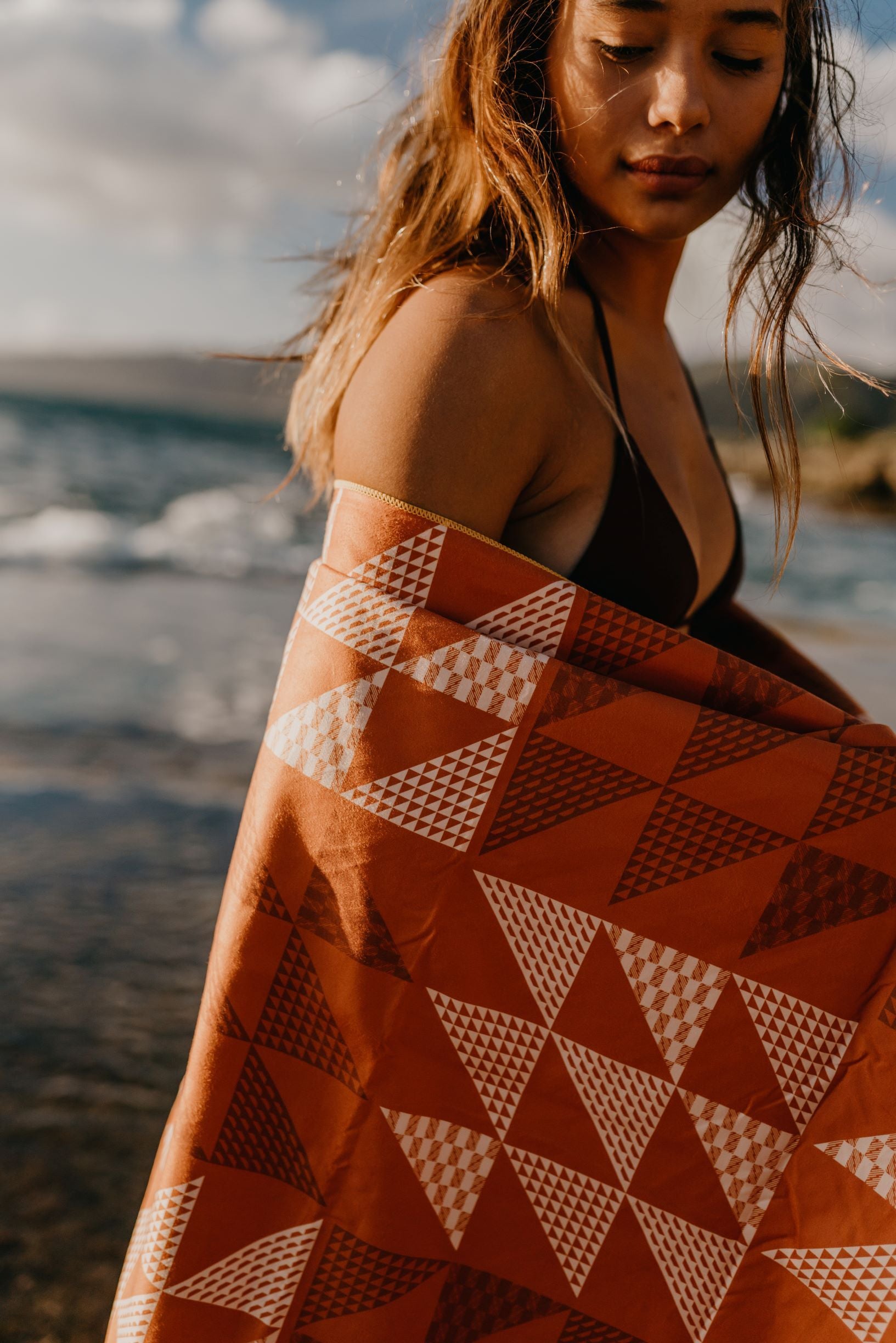 Pop-Up Mākeke - Aloha Modern - Kowa Microfiber Towel - In Use